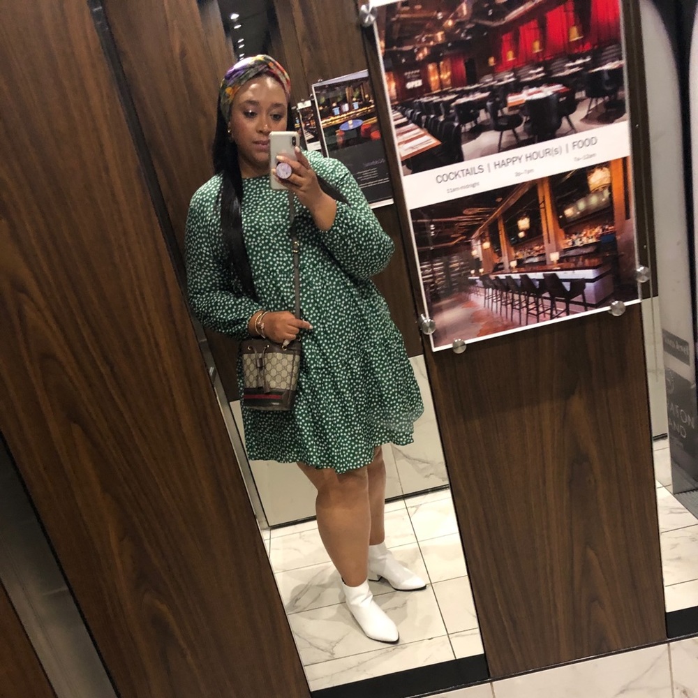 Meet Your Posher...My name is Stephanie Patrice...